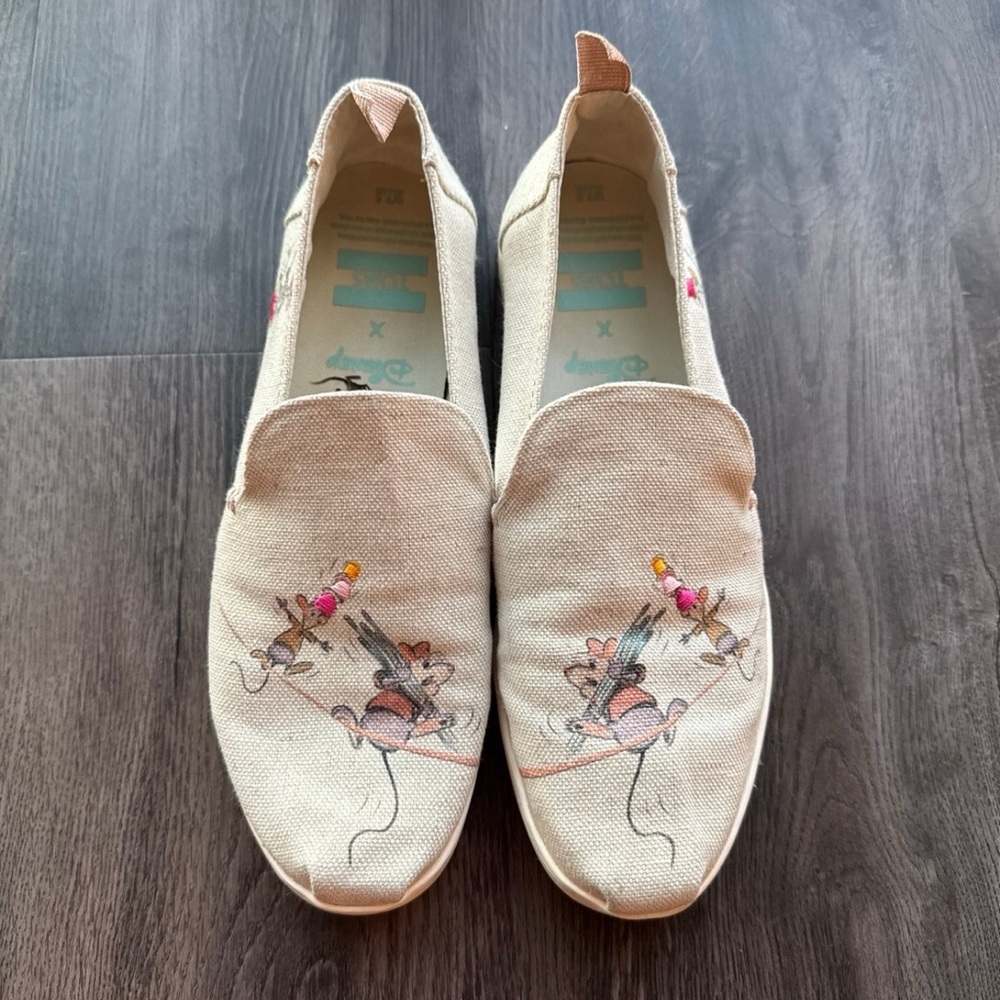 Tom’s Cinderella Women's Cream Canvas Slip-On Shoes